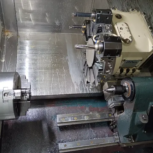 High-precision CNC turning machine (Crafting custom metal parts)