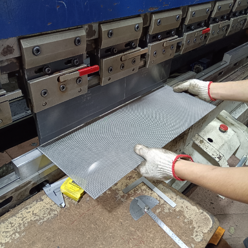 CNC bending machine precisely folding sheet metal up to 10mm thick